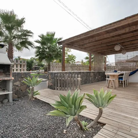Tiki House Lajares 拉·奥利瓦