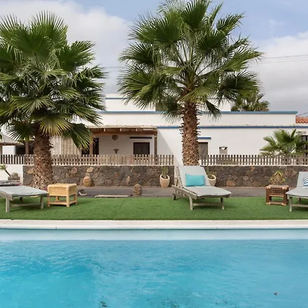 Tiki House Lajares 別荘 ラ・オリーバ