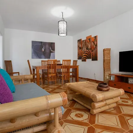 Tiki House Lajares 拉·奥利瓦